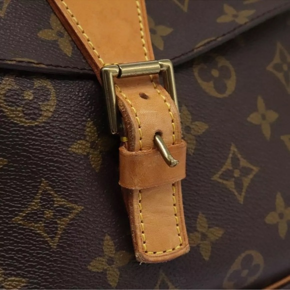 Authentic LV Jeune Fille Crossbody Monogram - Picture 12 of 15